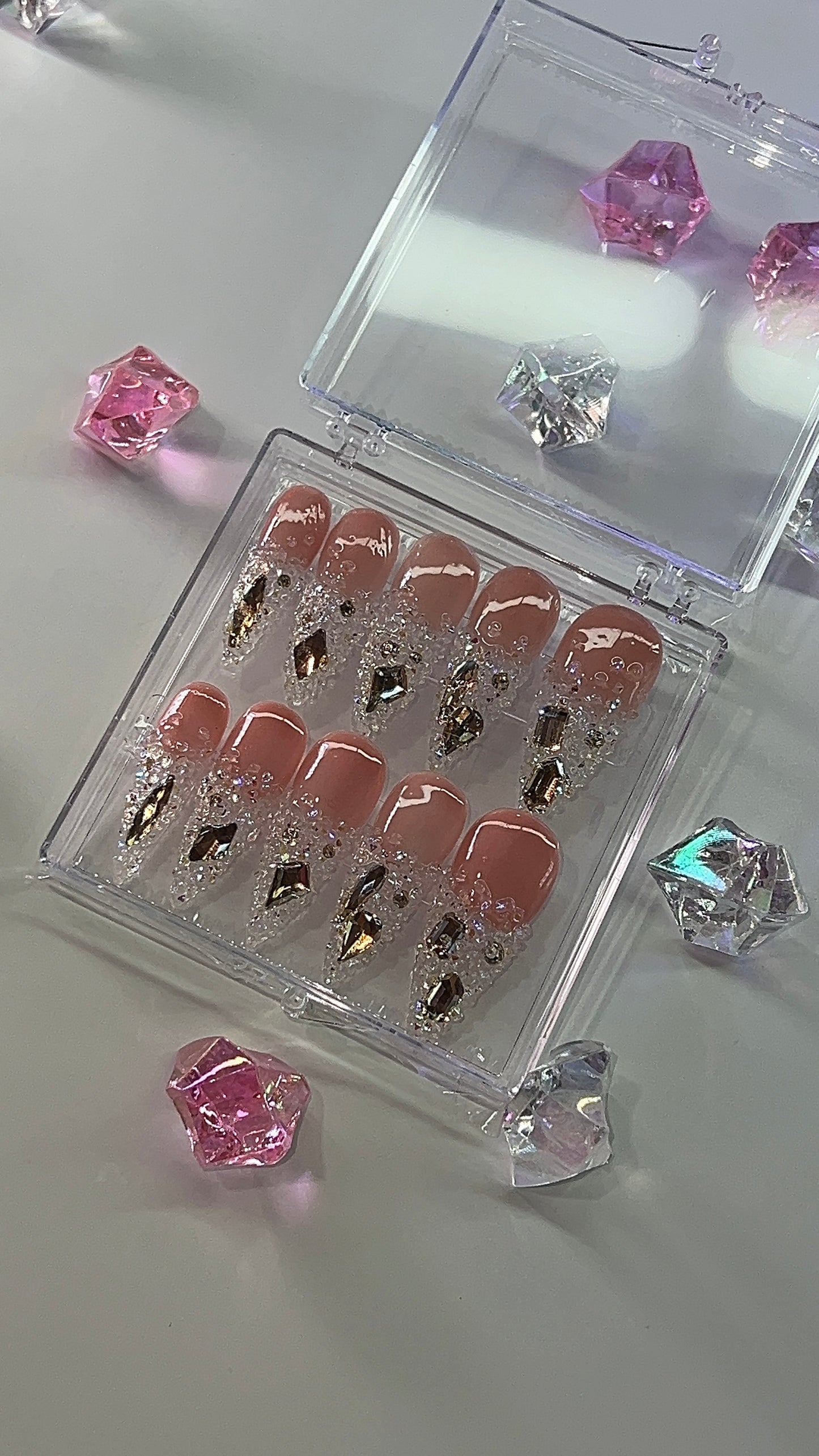Almond crystal tips 🫧🤍