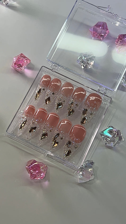 Almond crystal tips 🫧🤍